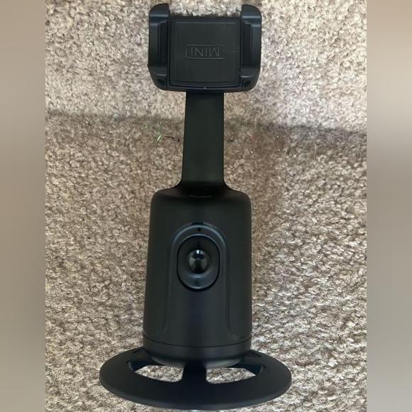 Face tracking phone holder for streaming or let your phone follow you - Picture 3 of 4